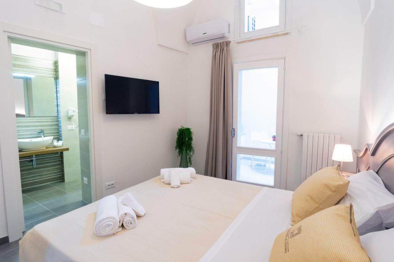 Le Stanze Del Duomo Bed and Breakfast Lecce Exteriör bild
