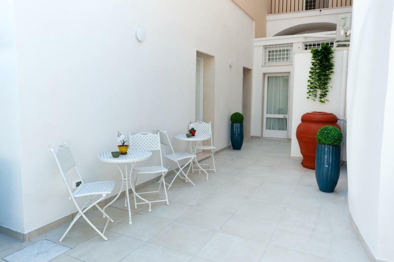 Le Stanze Del Duomo Bed and Breakfast Lecce Exteriör bild